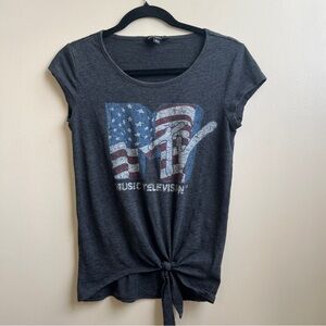 ROCK & REPUBLIC Gray MTV Graphic Tee With Tie Front Small Y2K